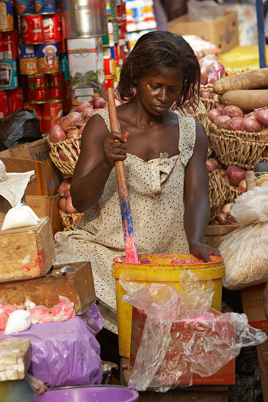 327   Market woman   Kumasi